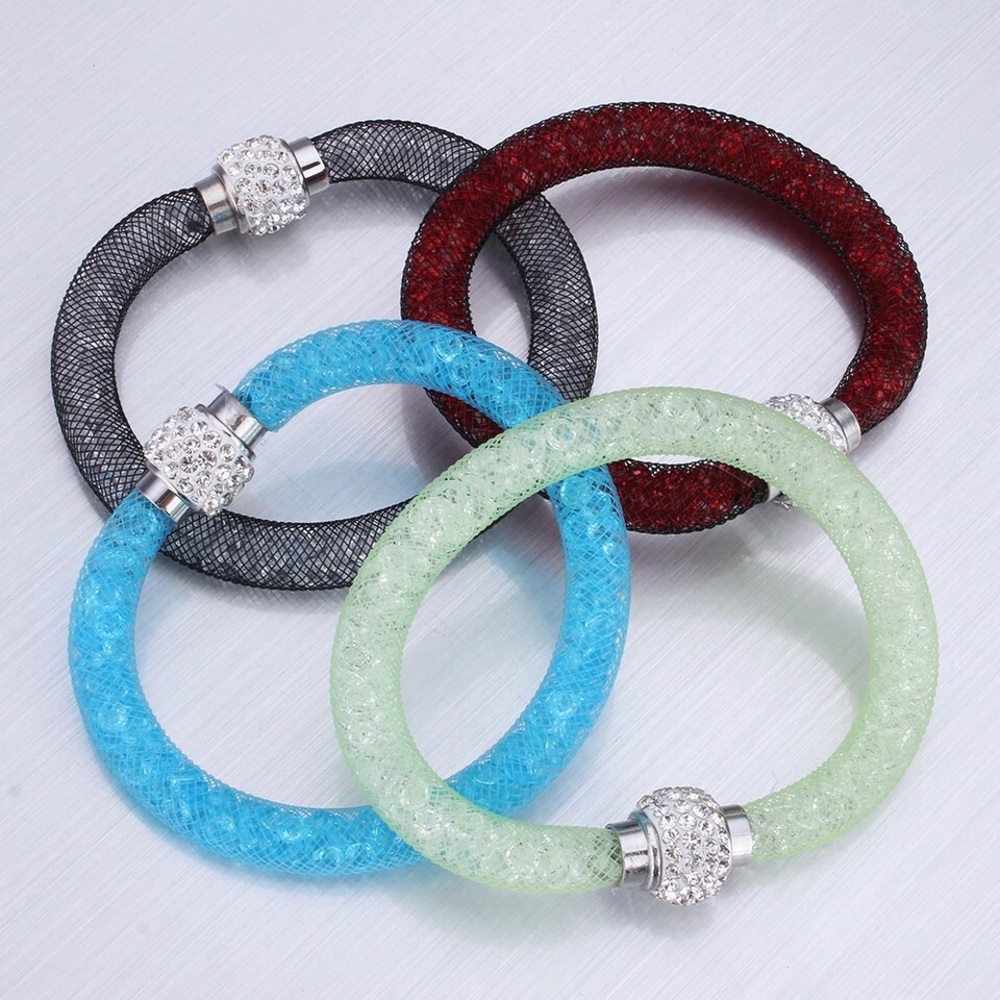 Bracelet with Magnetic rhinestone closure 💜